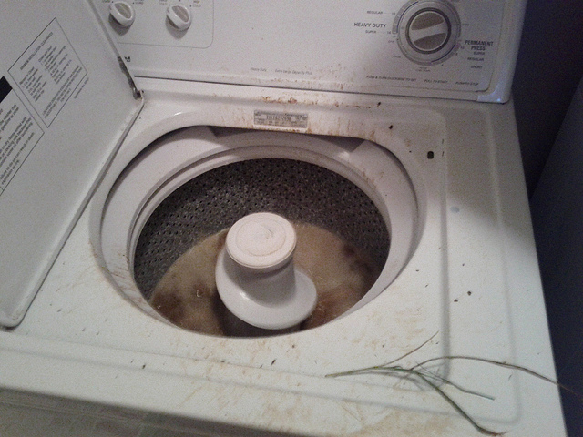 cmo limpiar una lavadora, Foto v a englishinvader en Flickr