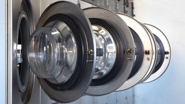 cmo limpiar una lavadora, Foto v a Theen Moy en Flickr