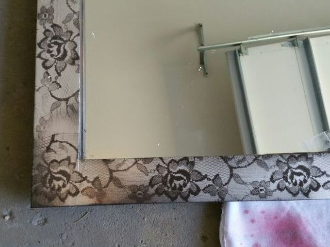 How Do You Distress A Gold Mirror Frame Hometalk Drab Mirror To Fab Lace