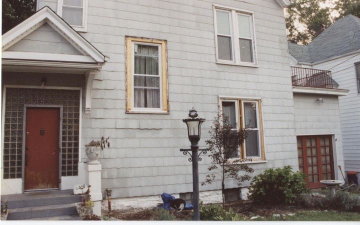 what a difference siding makes, curb appeal, doors, home improvement, Before