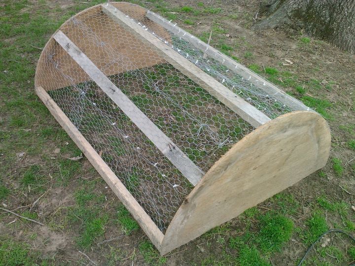 how to build a chicken tractor using free pallets