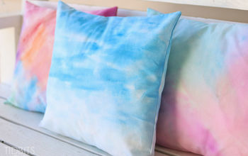 How to Watercolor Paint on Fabric - and Make It Into a Pillow!