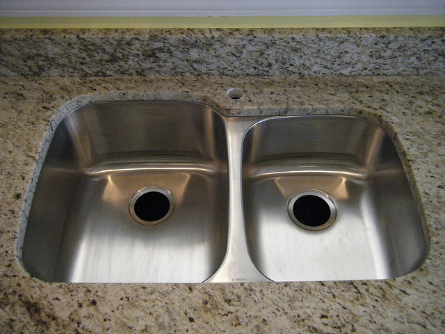 como limpiar los electrodomesticos fregaderos y utensilios de cocina de acero, V a Granite Charlotte Countertops en Flickr