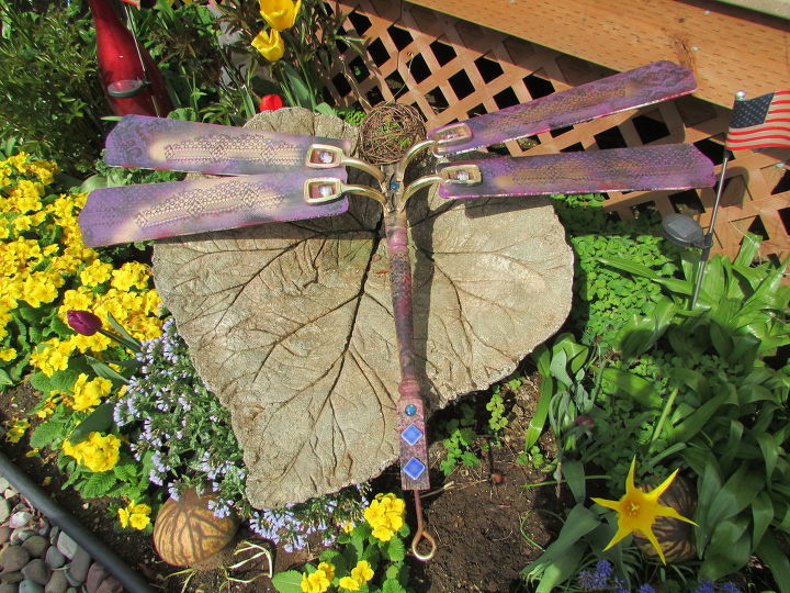 repurpose ceiling fan dragonfly glows in the dark, crafts, gardening, how to, repurposing upcycling