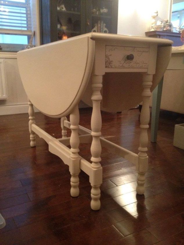 https://cdn-fastly.hometalk.com/media/2015/04/04/2749129/pretty-painted-side-tables-and-matching-dining-room-drop-gate-table-painted-furniture.jpg?size=634x922&nocrop=1