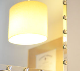 Una forma fácil de añadir brillo a un espejo liso con borde biselado: IKEA Hack