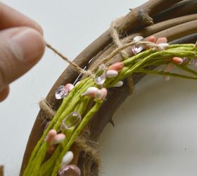 an easy flower wreath, crafts, flowers, how to, wreaths, Tie the flower stem using the twine