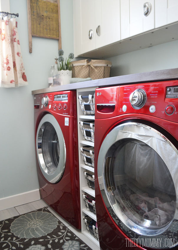 un cambio de imagen en el cuarto de la lavandera inspirado en la poca en rojo y en