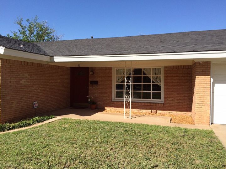 curb appeal and door color for cavernous entry on 1960 ranch