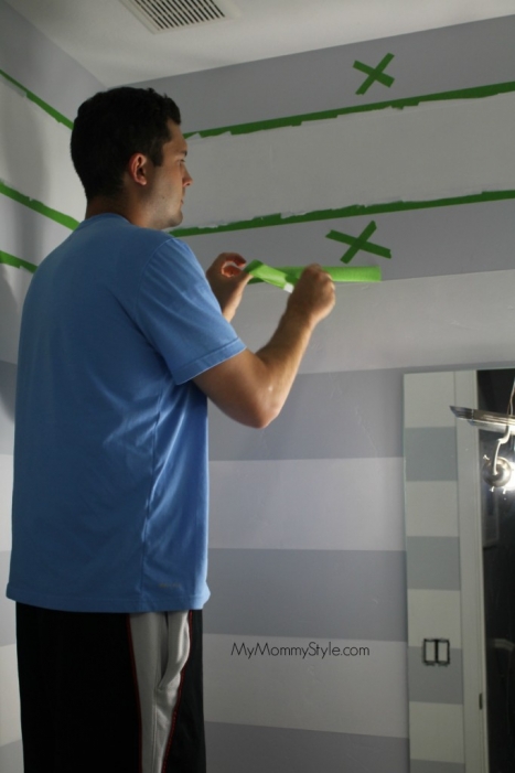 how to paint horizontal stripes, bathroom ideas, how to, painting, small bathroom ideas