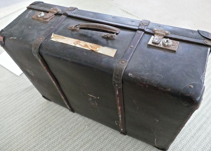 chalk paint saves a suitcase from the tip, chalk paint, how to, painted furniture, repurposing upcycling