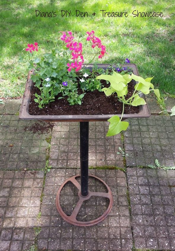 bentley grill planter, container gardening, flowers, gardening, repurposing upcycling