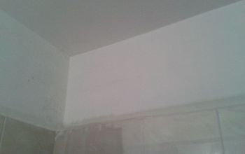 How I Got Rid Of Mold on My Bathroom Ceiling