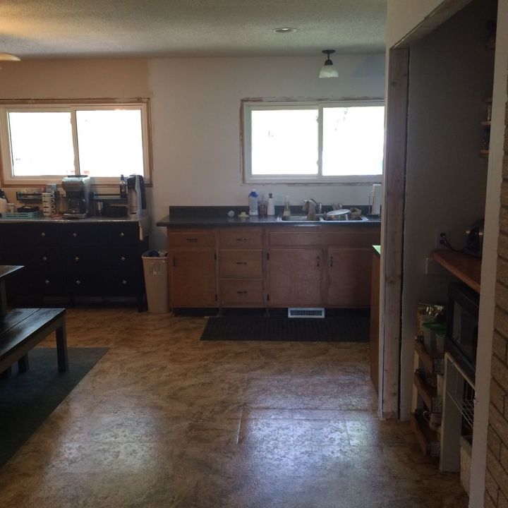 q does this space need a kitchen island, kitchen design, kitchen island, Looking into the kitchen from the front door