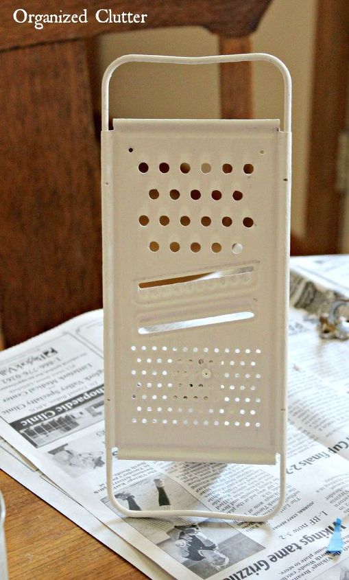 repurposed cheese grater to photo easel, chalk paint, crafts, how to, repurposing upcycling