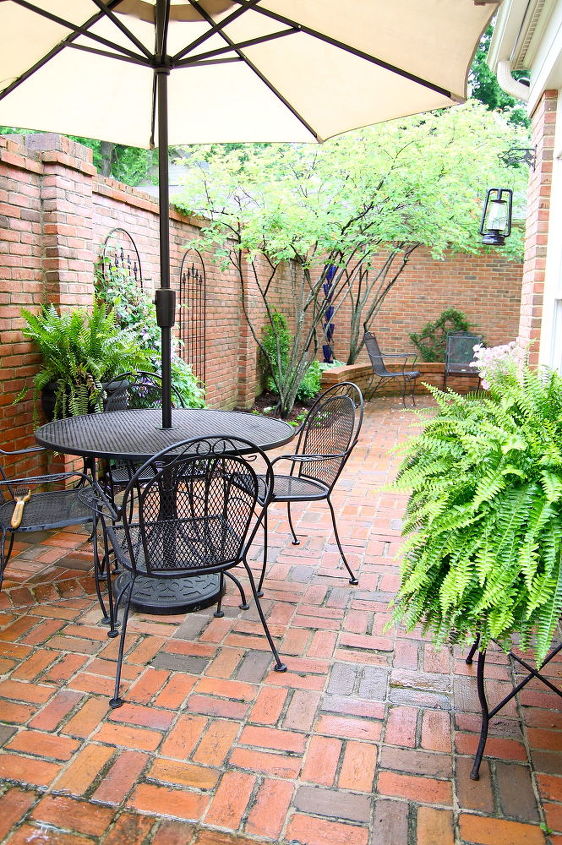 courtyard decor, concrete masonry, outdoor living
