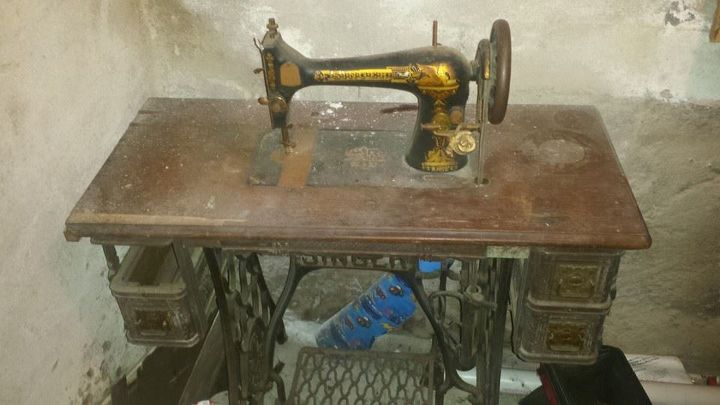 upcycled old singer sewing machine