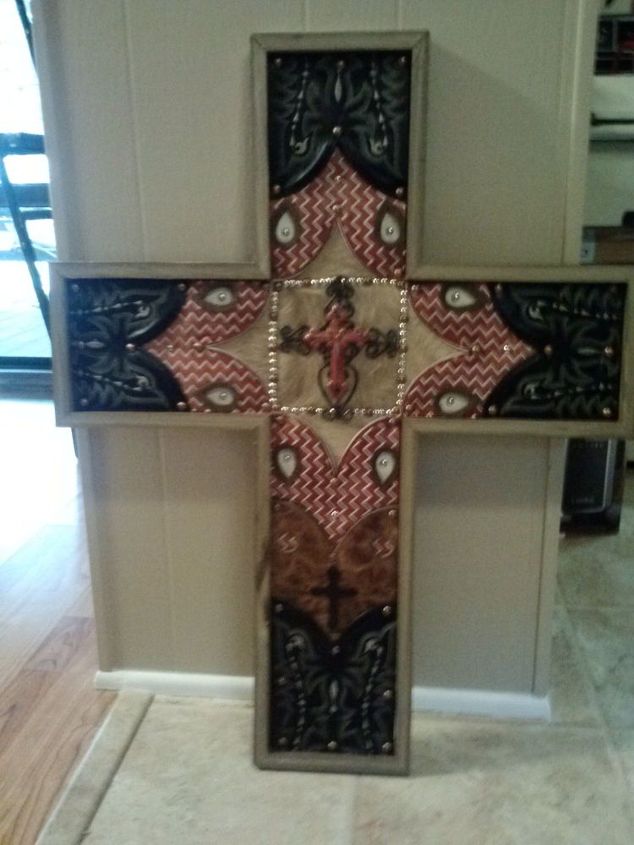 crosses made from cowboy boots, crafts, repurposing upcycling, woodworking projects