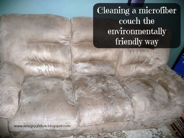 limpando um sof de microfibra da maneira verde