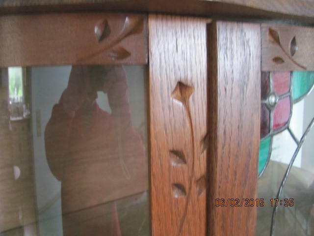 identify age or maker of this china cabinet