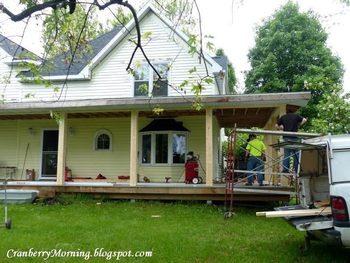 q distance between balusters on front screned porch railing, outdoor living, porches, On the right side you ll see the shorter side of the L shaped porch