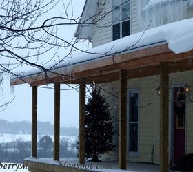 q distance between balusters on front screned porch railing, outdoor living, porches, Front porch at Christmas time