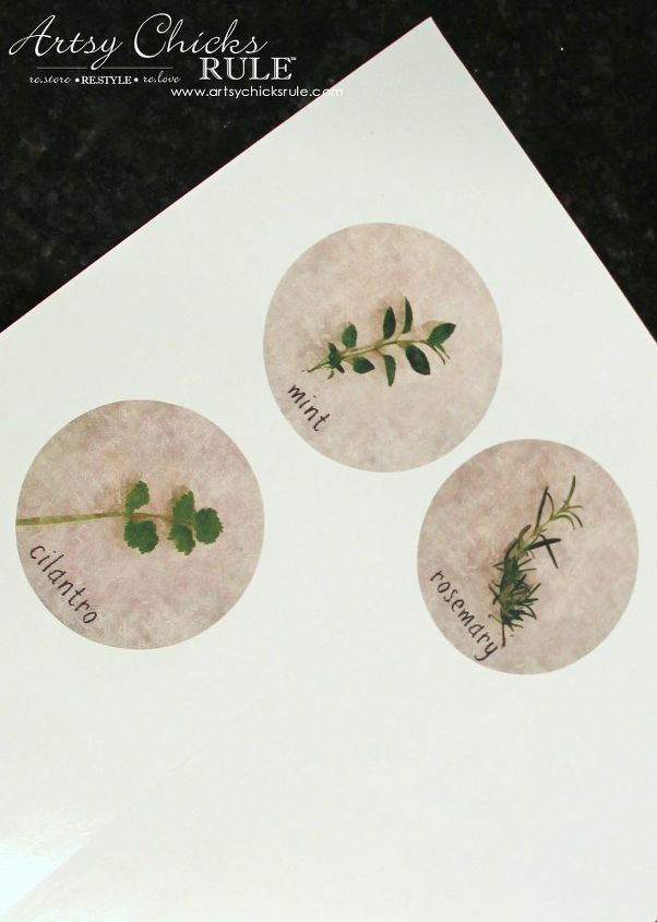 etiquetas colgantes diy y macetas de arcilla pintadas para las hierbas