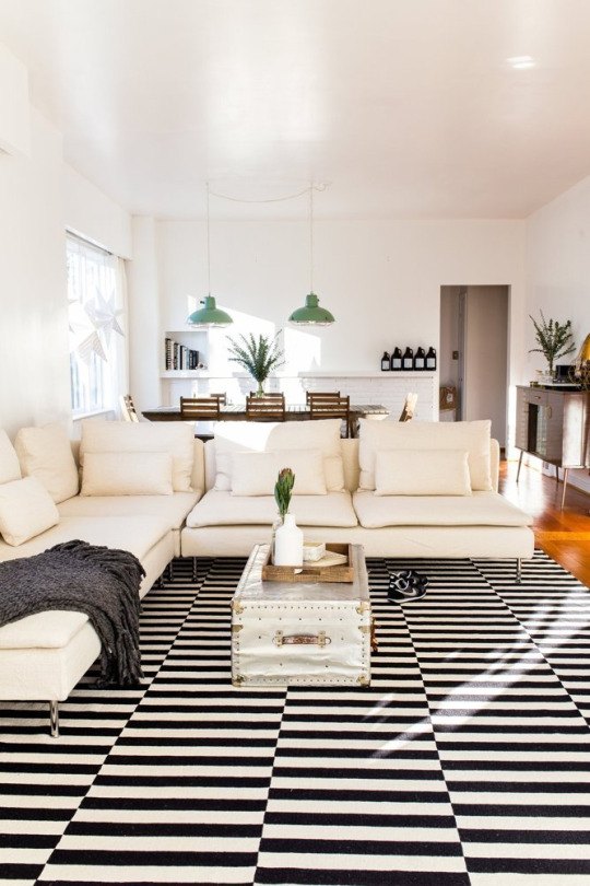 8 truques de design de sala de estar para roubar de um designer profissional, Foto via Laurel Wolf