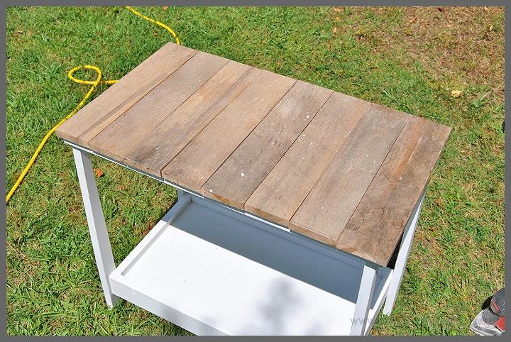 mesa auxiliar de madera de palet
