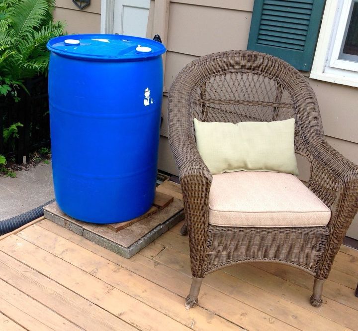 how to make an ugly rain barrel beautiful, gardening, outdoor living, repurposing upcycling