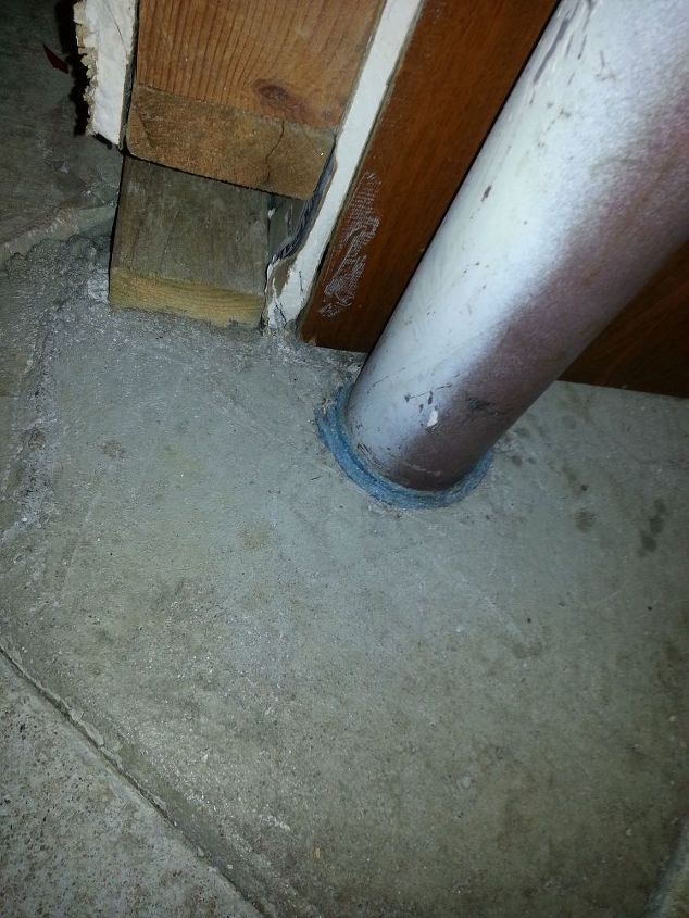 q basement foundation settling, basement ideas, home improvement, home maintenance repairs, the pole at bottom of stairs All control joints have cracks
