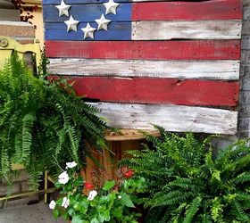 DIY patriotic pallet flags