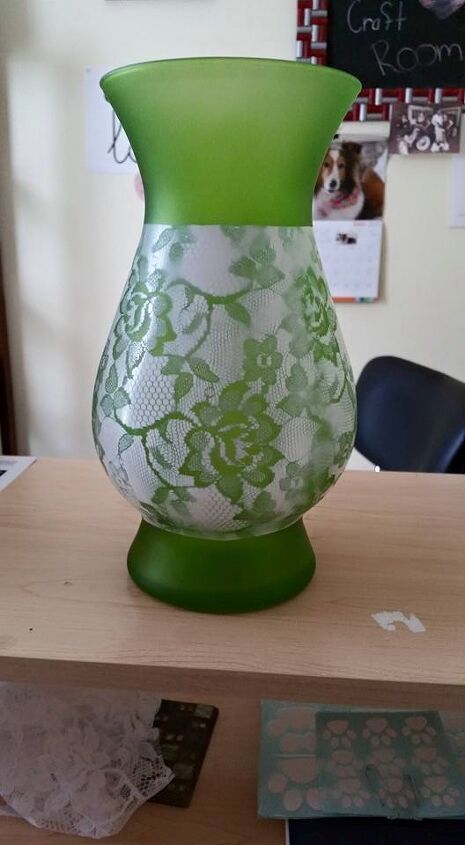 q selling projects, Lace spray painted over vases