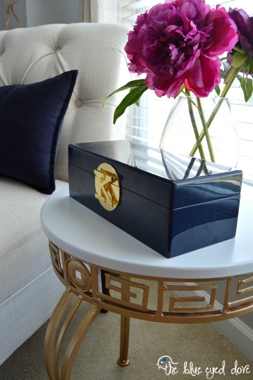 chic accent table, painted furniture