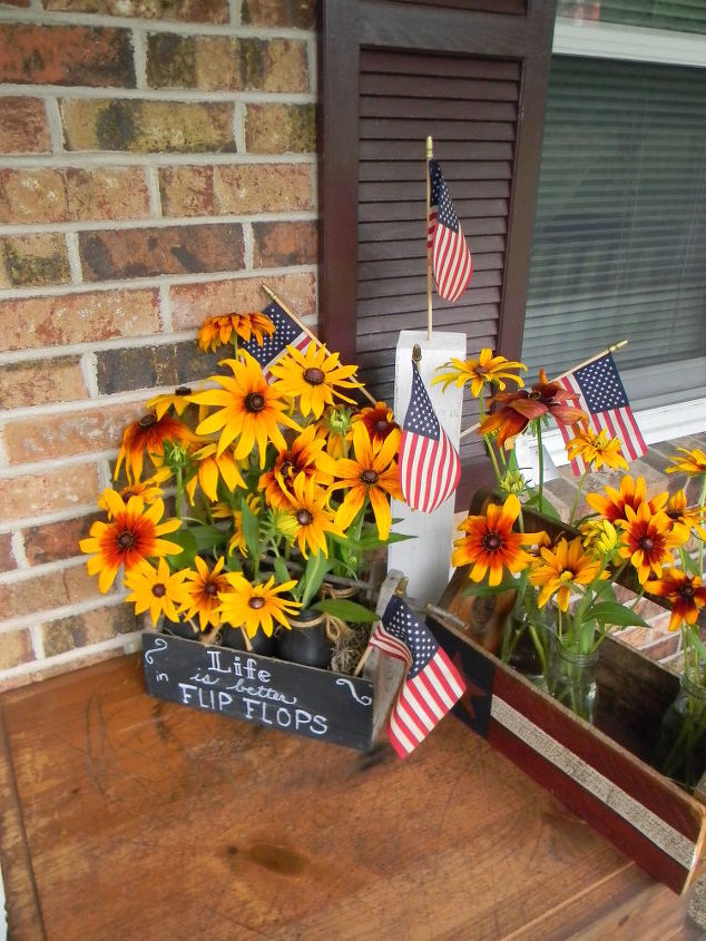 easy front porch flowers, chalkboard paint, container gardening, crafts, flowers, gardening, porches