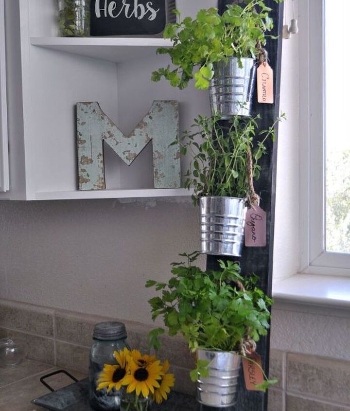 DIY Simple Vertical Kitchen Herb Garden HDGiftChallenge DIY Simple Vertical Kitchen Herb Garden HDGiftChallenge