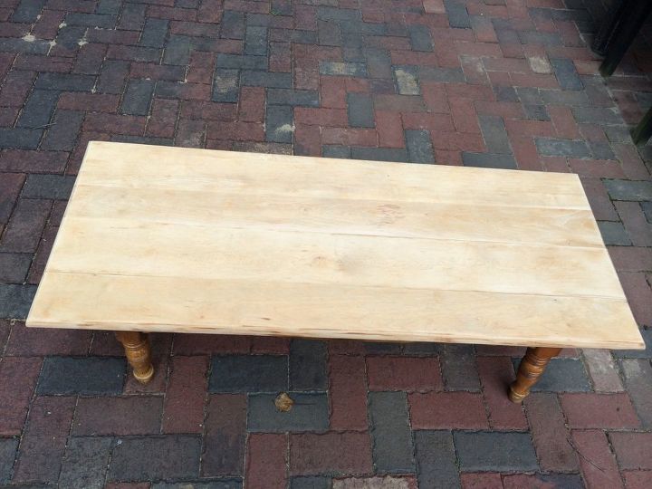 a coffee table gets a farmhouse makeover, painted furniture