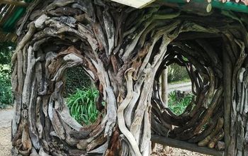 Building a Driftwood Gate at Rocky Road Backpackers