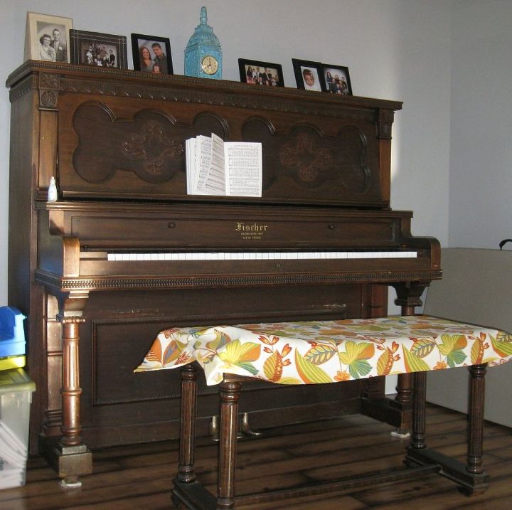 musical subway art piano