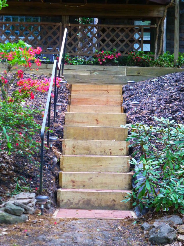 boring to upcycled beautiful back yard steps, gardening, outdoor living, stairs, Front view of steps before painting
