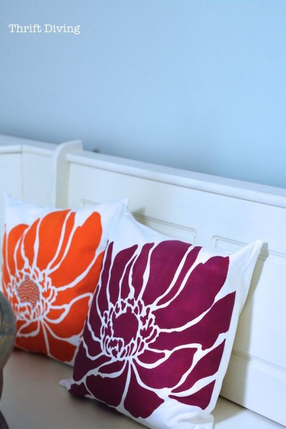 make diy painted accent pillows using flower stencils, crafts, how to, reupholster