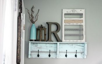 Fast & Easy DIY Pallet Coat Rack {20 Min. Project!}