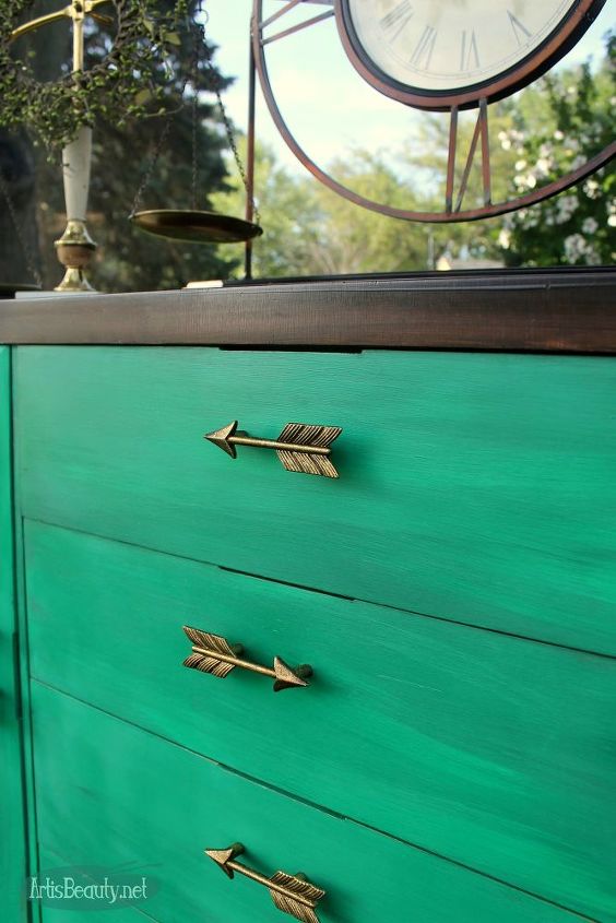 green painted buffet makeover, painted furniture