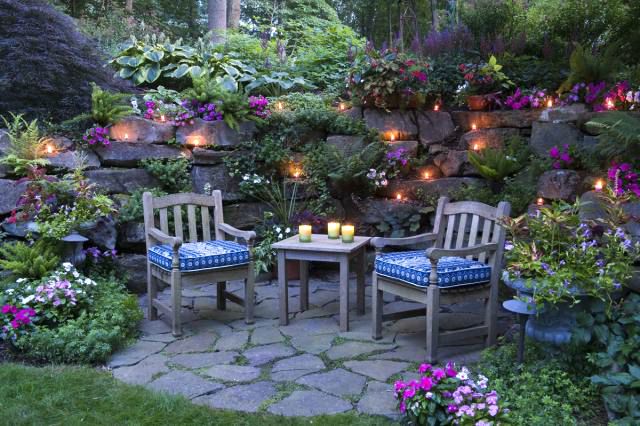 11 gorgeous pictures that prove sloped yards are better, Photo via Fine Gardening