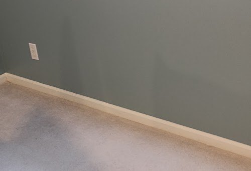 how to paint baseboards without getting paint on your carpet