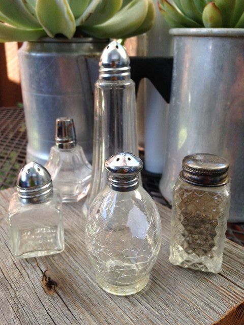 I Can't Stop Buying Old Salt And Pepper Shakers! I Bought 12 Pairs vintage salt shaker christmas ornaments, christmas decorations, repurposing upcycling, seasonal holiday decor - I Can't Stop Buying Old Salt And Pepper Shakers! I Bought 12 Pairs