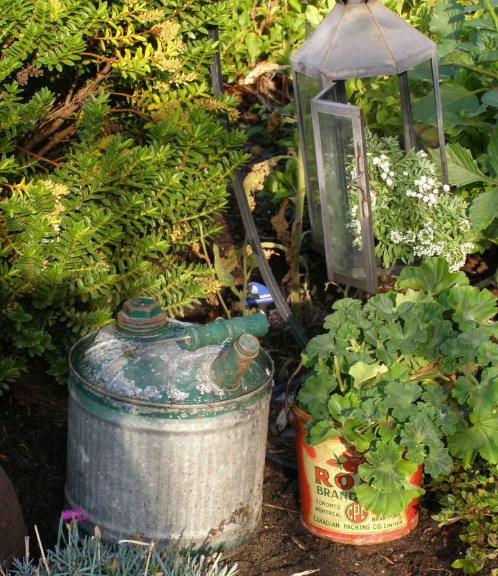 early autumn junk garden, container gardening, gardening, repurposing upcycling