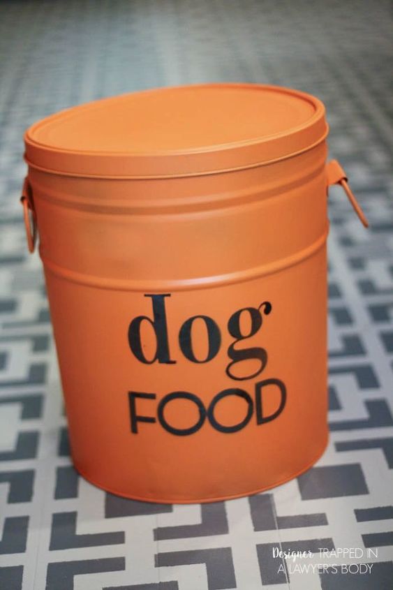 almacen de comida para perros diy a partir de una vieja lata de palomitas
