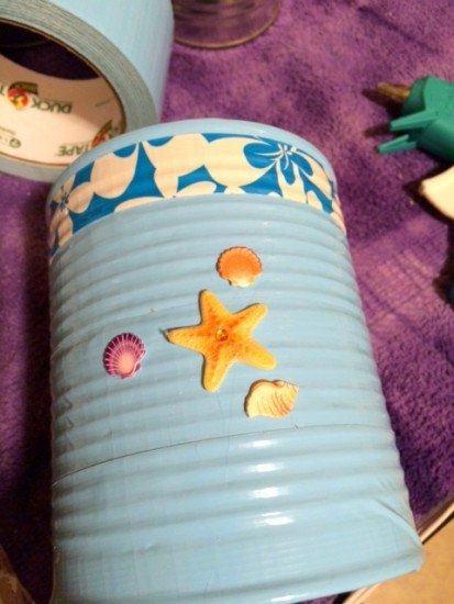 latas recicladas para la decoracion de la cocina