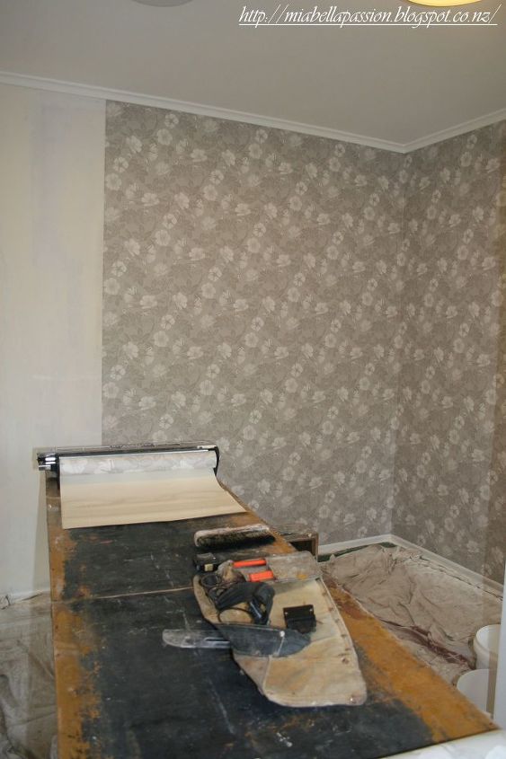 wallpapering lessons, bedroom ideas, how to, wall decor